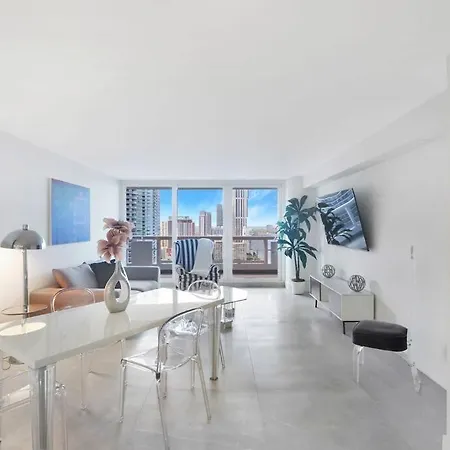 Sweet Dreams! Renovated With Water Views Apartment
